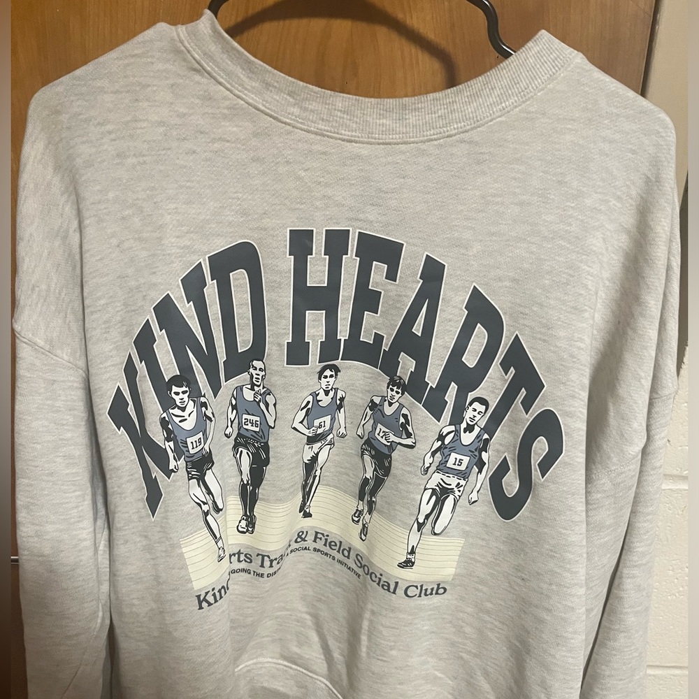 H&M Kind Hearts Running Club Gray Crew Neck Sweatshirt Like New Men’s Size Small